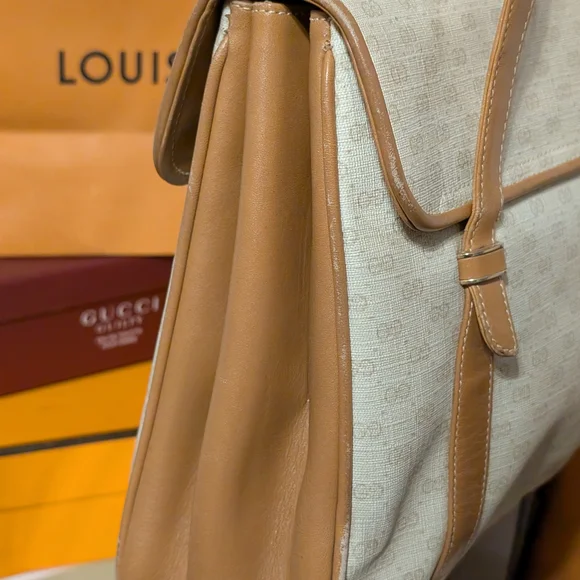 Gucci Beige and Brown Shoulder Bag - Picture 11 of 16